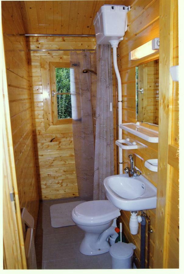 Les Chalets De Montorgueil Saurat Екстериор снимка